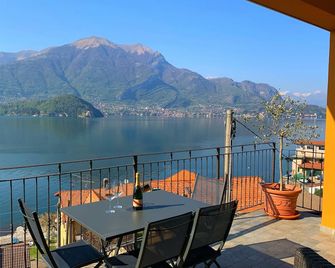 Luxury Bright Apartment Near Bellagio - Lezzeno - Balcony