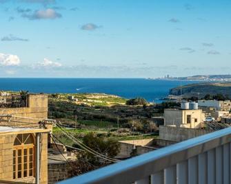 Ta' Tereza Apartment in Gozo - Qala - Balcó