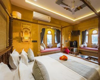 Sky Residency Jaisalmer - ג'יסלמר - חדר שינה