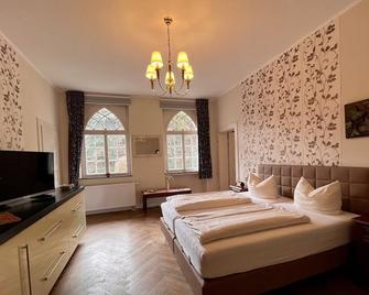 Haus Hohenzollern - Bad Bertrich - Bedroom