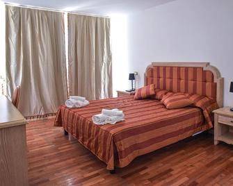 Hotel Villa Strassoldo 'Ex Attianese Hotel Restaurant' - Cervignano del Friuli - Habitación