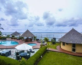 Hotel Bon Voyage - Lagos - Piscina