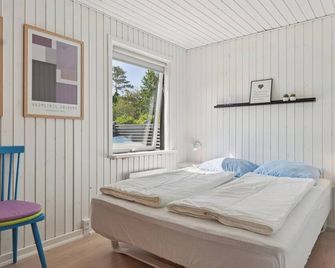Cozy House Near Beach And Town - Frederikshavn - Soverom