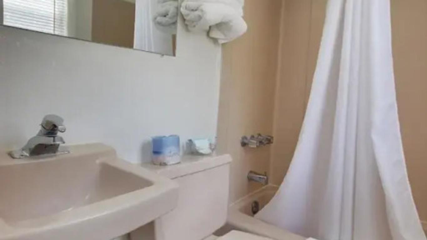 Thunderbird Beach Motel