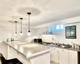 Zen, Spacious & Comfy 2 bed, Lux beds - Bridgeport - Kitchen