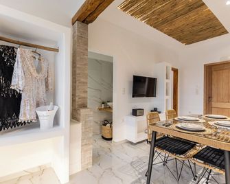 Naxian Serenity Suites - Agia Anna - Comedor