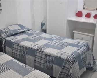 Air-conditioned Ground Floor Apartment On The Bellaluz Complex In La Manga - Atamaría - Habitación