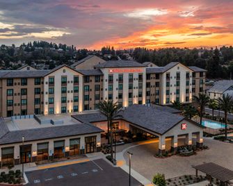 Hilton Garden Inn Pomona - Pomona - Bâtiment