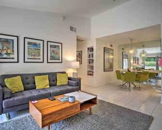 Palm Springs Retreat with Pool Access, Near Downtown - Palm Springs - Salon