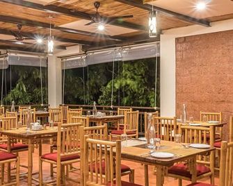 Forest Escapes Koyna - Chiplūn - Restaurant
