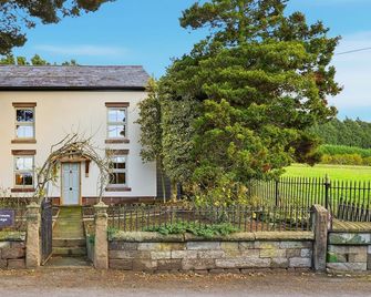 Laburnum Cottage - Tarporley - Building