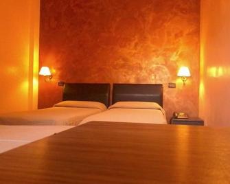 Hotel Milano San Giovanni Lupatoto - Сан-Джованні-Лупатото - Спальня