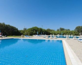 Torre Rinalda Beach Camping & Resort - Torre Rinalda - Pool