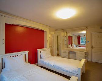 OYO Oakcroft Guesthouse Manchester Airport - Altrincham - Bedroom
