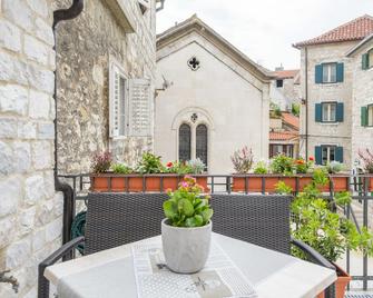 Apartments & Rooms Dujam - Split - Balcony
