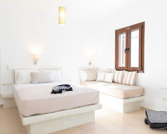 Naxos Depis place triple studio - Naxos - Habitación