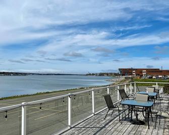 Stay With Us In Comfort @harbourviewinn Located In The Heart Sydney Nova Scotia - Сідней