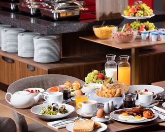 V Spa & Conference Hotel - טרטו - בופה