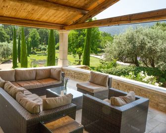Domaine Les Roullets - Oppede