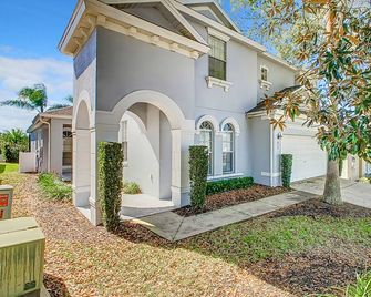 Elegant 5BR Home w/ Private Pool+Spa Near Disney - Davenport - Edificio