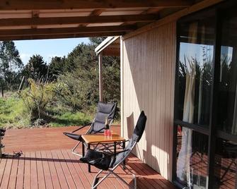 The cabins with 50 acres of private bush - Mangawhai - Patio