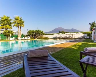 Resort & Winery Bosco De Medici - פומפיי - בריכה