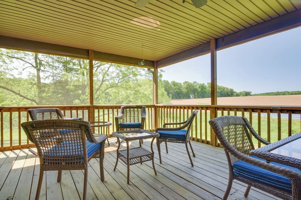 2 Mi to Wineries: Calm Cottage on 90 Acres w/ Barn