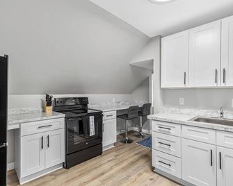 Cozy & Quiet Studio Flat in Historic Mount Clemens - Mount Clemens - Kitchen
