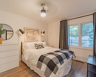 Brand new 1 bedroom suite - Lincoln - Bedroom