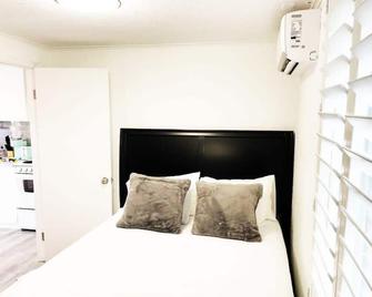 Sunset Inn - Port Charlotte - Bedroom