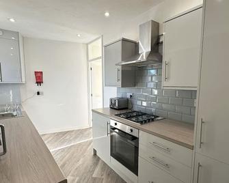 Light House Views - Fleetwood - Kitchen