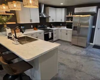 New Construction Home - Sleeps 6, Pocahontas, Iowa - Pocahontas - Cocina