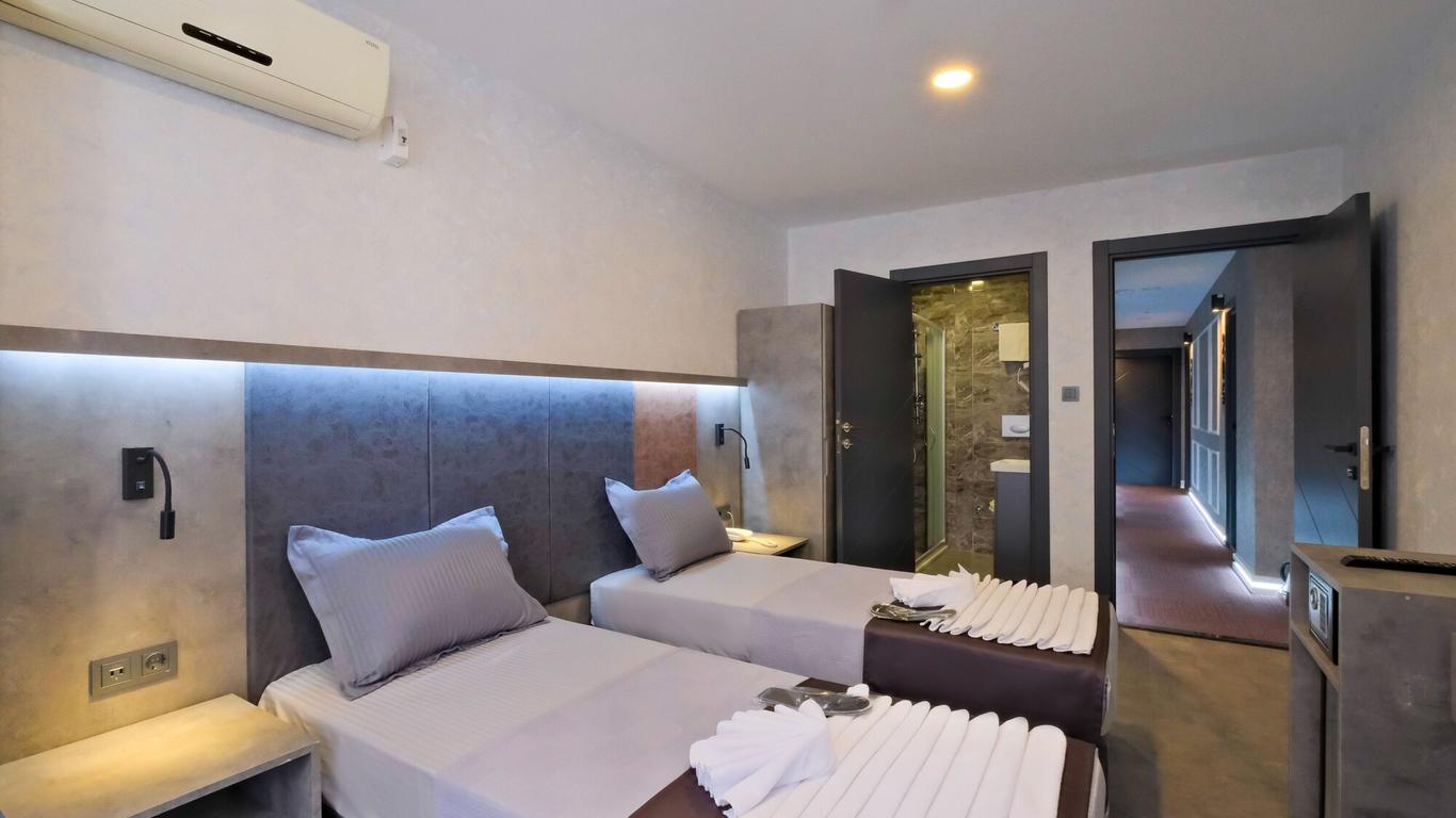 The Queen Hotel