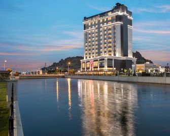 DoubleTree by Hilton Afyonkarahisar - Afyon - Gebäude