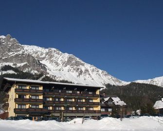 Ferienhotel Knollhof - Ramsau am Dachstein - Building