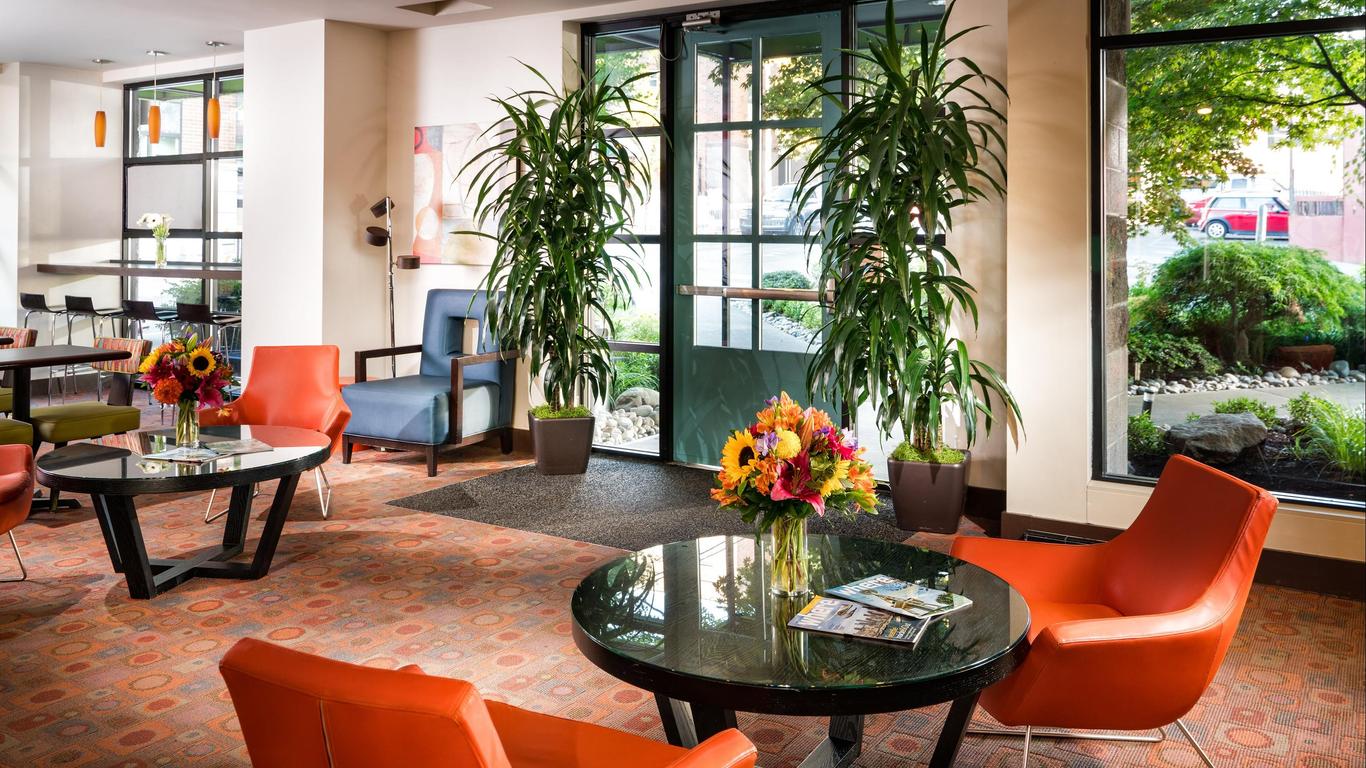 ستاي باين آبل، يونيفرسيتي إن، يونيفرسيتي دستريكت سياتل