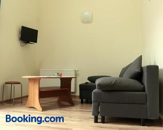 Apartamenty Przy Trakcie Cesarskim - Węgierska Górka - Living room
