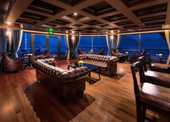 Le Theatre Cruises - Wonder on Lan Ha Bay - Ha Long - Lounge