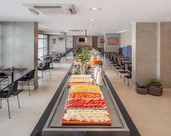 Intercity Curitiba Centro Cívico - Curitiba - Buffet