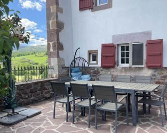 Gîte Elgartea avant - Saint-Etienne-de-Baigorry - Patio
