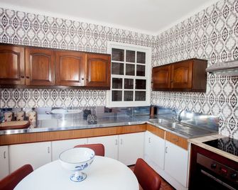 Casa Grande - Rural house near Porto, with swimming pool and garden. - Grijo - Kitchen