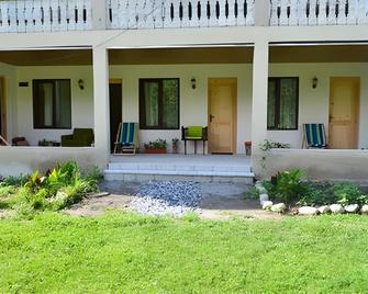 Garden Cottages - Mestia - Edificio