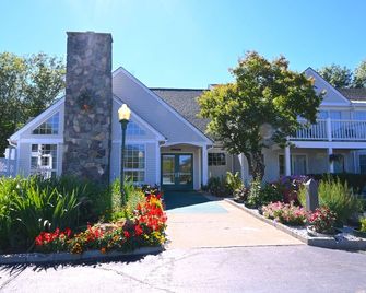 The Lodge at Jackson Village - Jackson - Building
