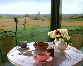 Gite Belsoulel Au Coeur Du Tarn - Ambres - Restaurante