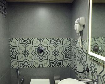 Chembur Homeotel - Gagal Home - Bombay