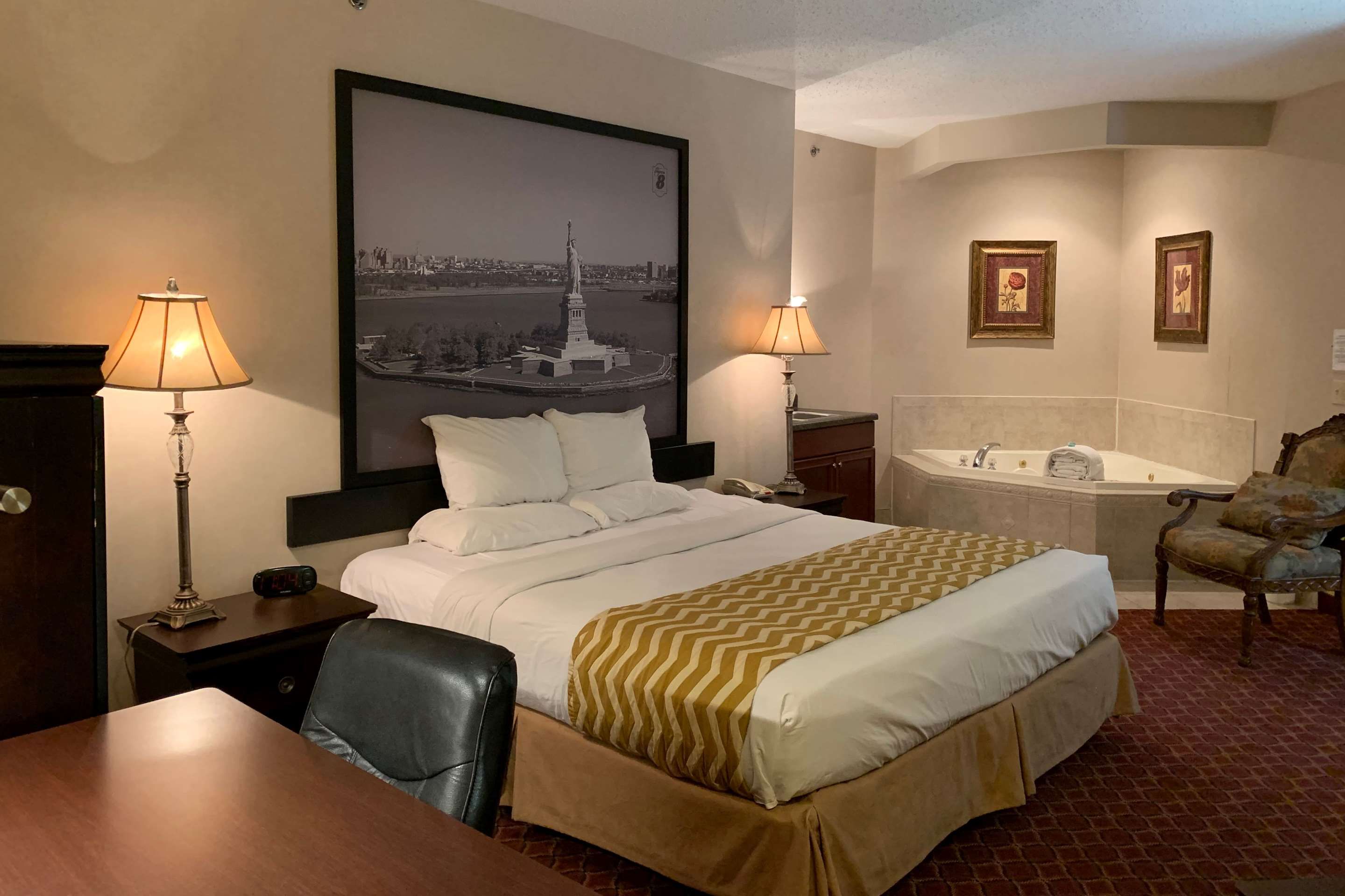 سوبر 8 باي ويندام ألباني - الباني (نيويورك) - غرفة نوم