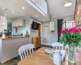 Jacob's Barn - Uk46733 - Stoke-on-Trent - Dining room