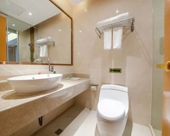 Vienna Hotel Huiyang Sanhe Square - Huizhou - Bad