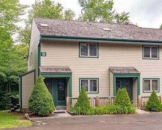 Northwoods F2 Northwoods F2 - Walk-to-Slope, Remodeled 2025 - Davis - Edificio