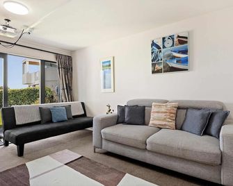 Studio 28 - Taupo - Living room